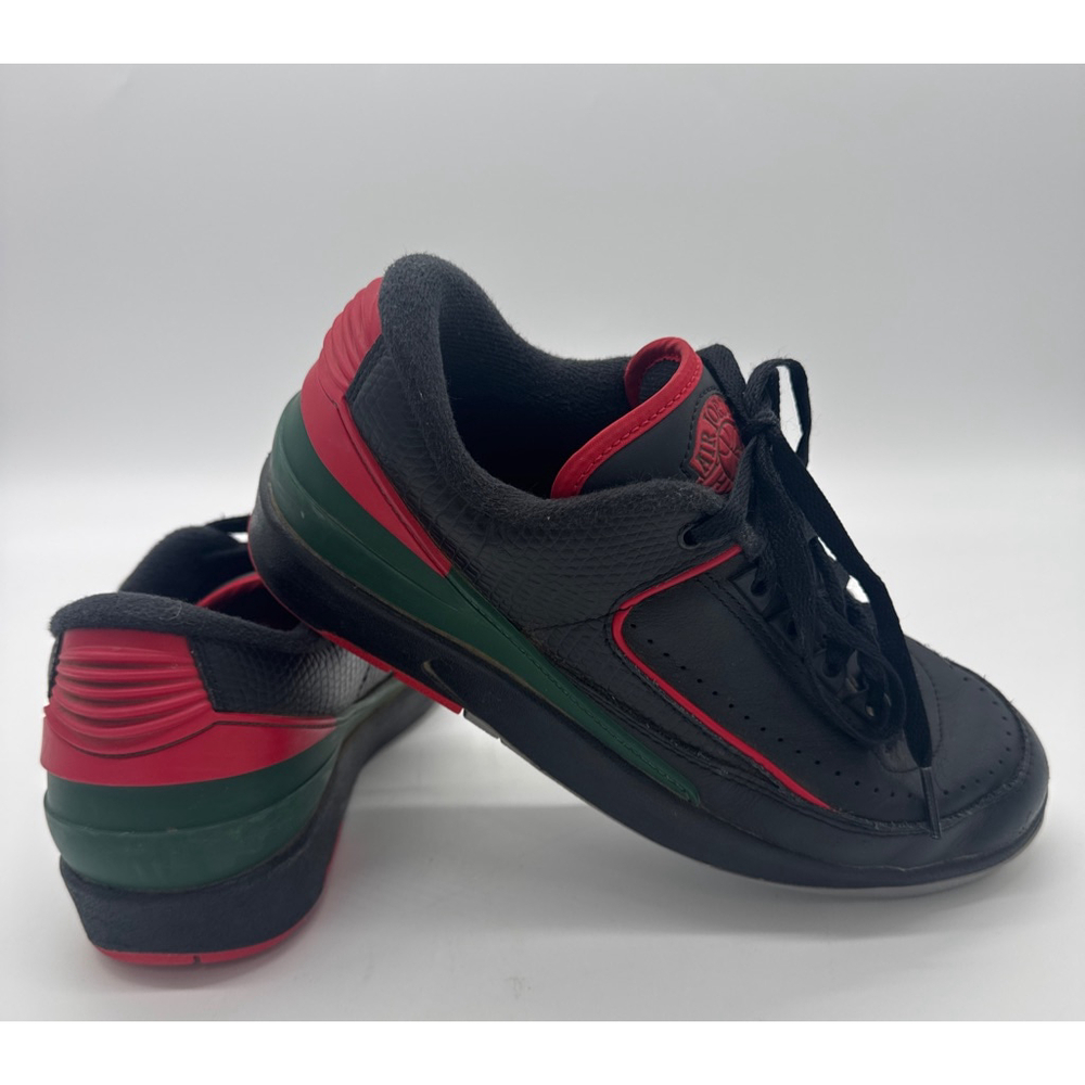 Air Jordan 2 Retro Low “Christmas”Sneakers 6.5 (Big Boy)